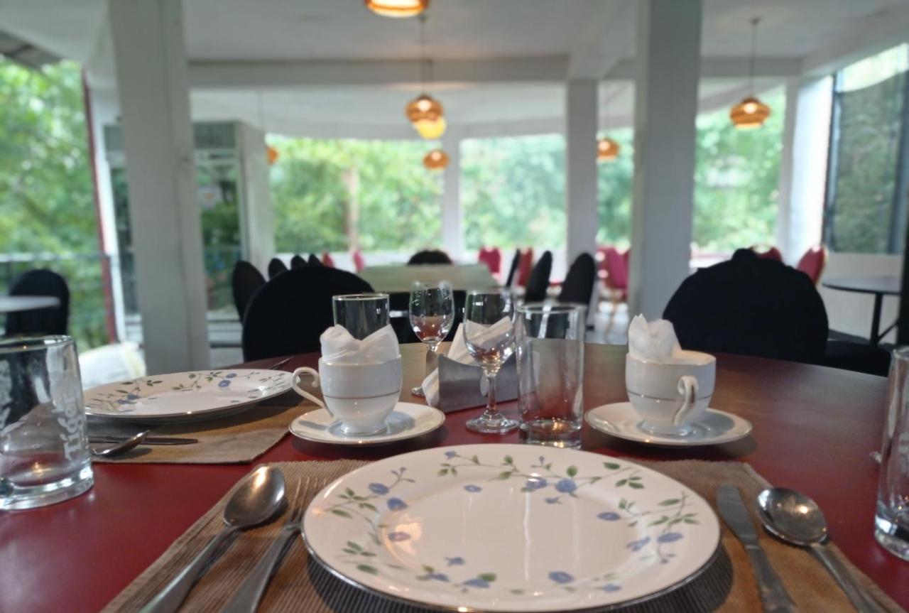 White House Riverside Retreat Nallathanniya Εξωτερικό φωτογραφία
